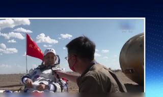 三名航天员顺利出舱 三名航天员顺利出舱